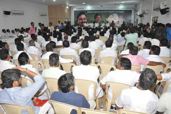 ttv dinakaran ammk interview